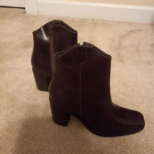 Durango Brown Women’s Handmade Leather Upper Short Boots, size 6 ½ M